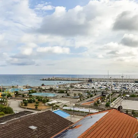 Marine Apartment Lavagna